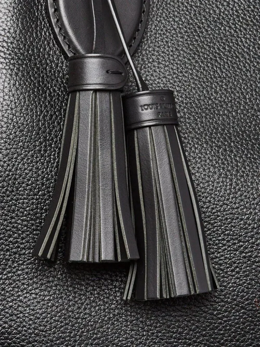 Louis Vuitton Black Mahina Leather Haumea Shoulder Bag